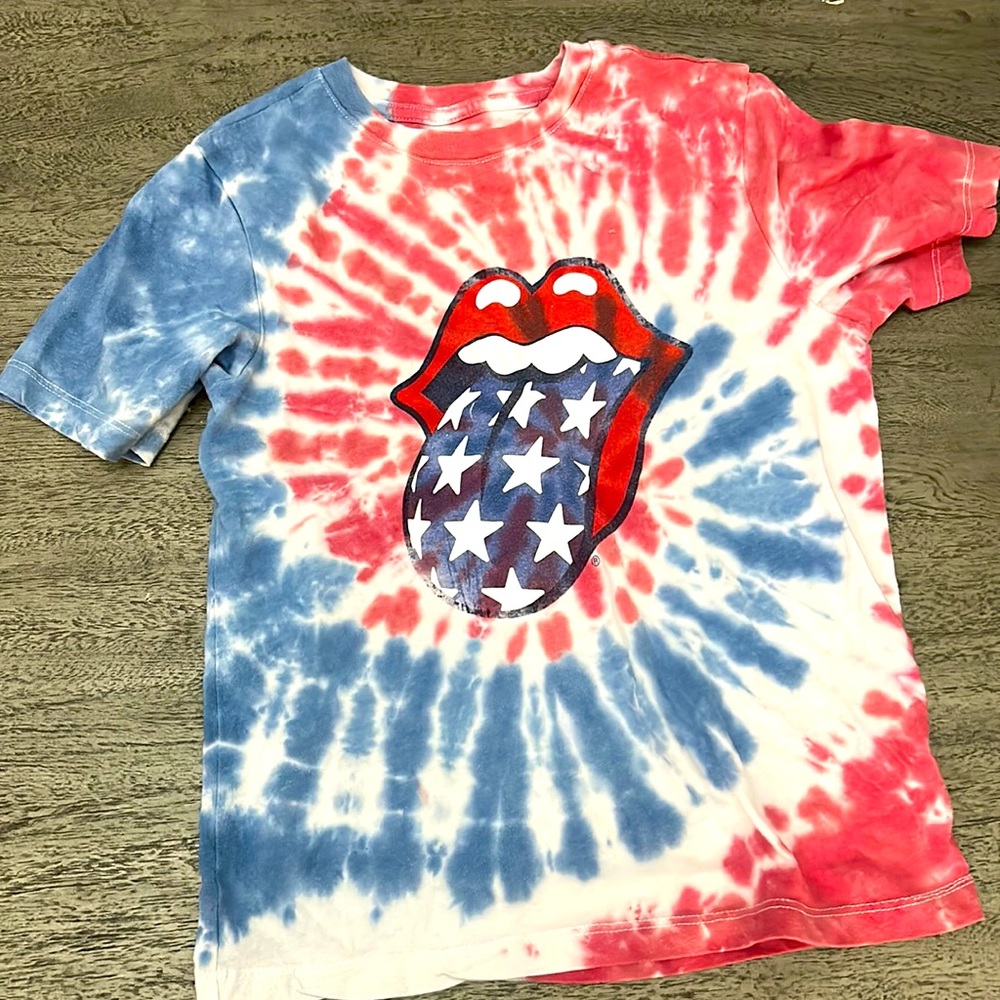 Tie-dye Rolling Stone shirt.